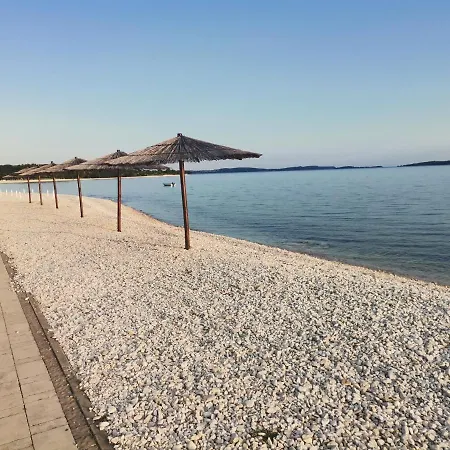 Olive Garden 2 * 페로이