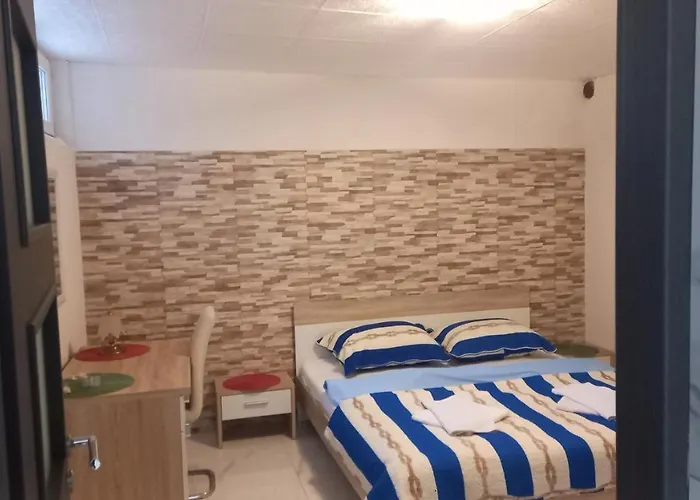 Olive Garden 2 * Peroj