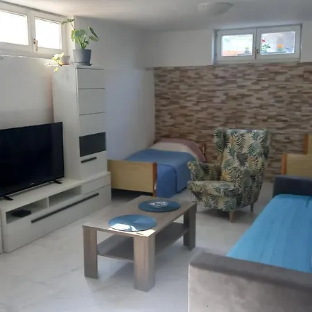 Olive Garden 2 Apartment