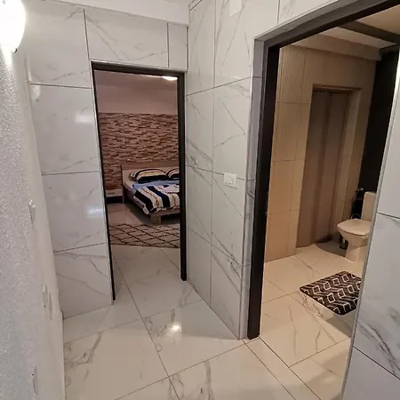 Olive Garden 2 Apartment *