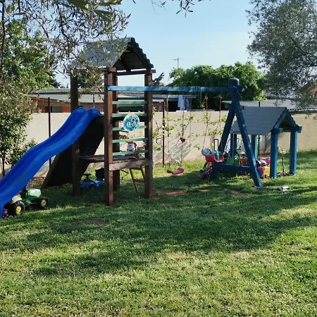 Apartament Olive Garden 2 Peroj