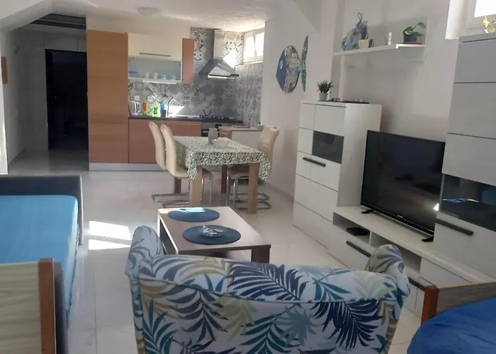 Olive Garden 2 * Peroj